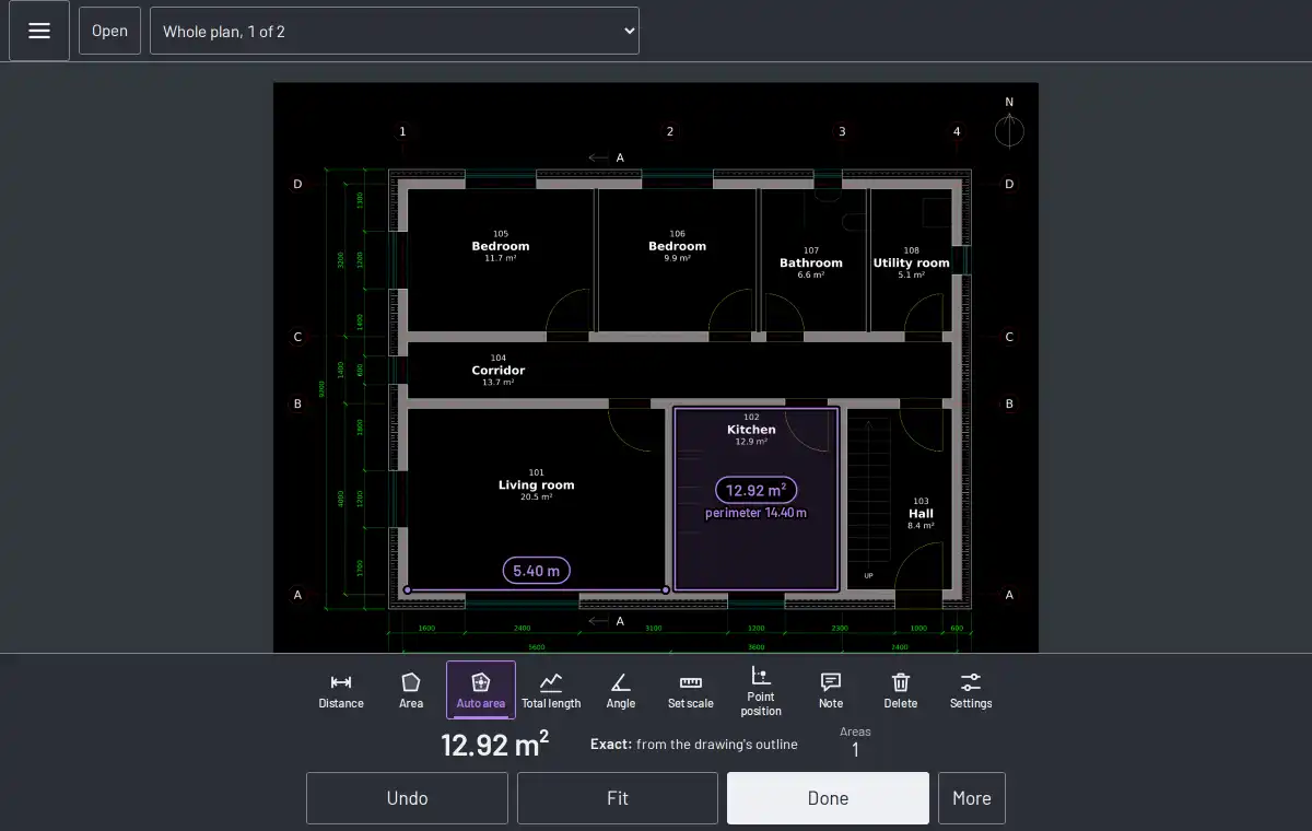 The viewer on the sample floor plan: a wall of 5.40 m measured between two corners, and the kitchen's 12.92 m² found with one tap.